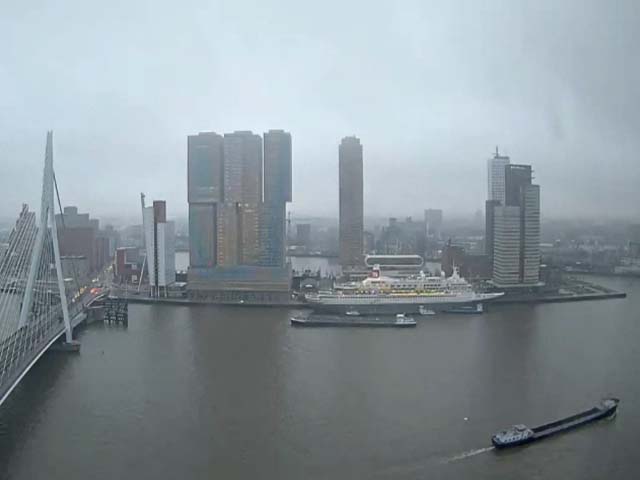 Cruiseschip ms Boudicca van Fred Olsen aan de Cruise Terminal Rotterdam